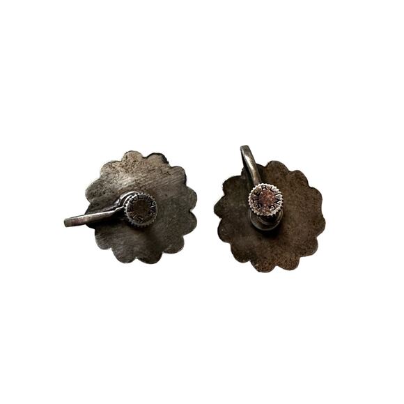 Sterling Silver Vintage Flower Screwback Earrings - Picture 4 of 5